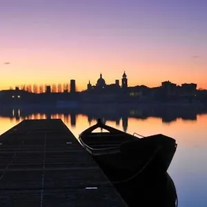 Via Verdi , Mantova Italia