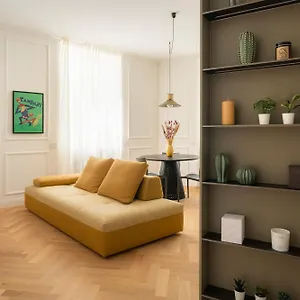Santa Tecla Living Ruggero Di Lauria 2 , Milano Italia